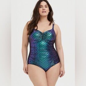 NWT Torrid 4 D/DD Mermaid Iridescent Green One Piece Swimsuit w/ Wire Free Bra